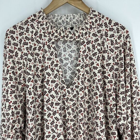 Torrid Top Size 3 Ivory Textured Jersey Choker Neck Smocked Bottom Shirt Blouse - Picture 2 of 8